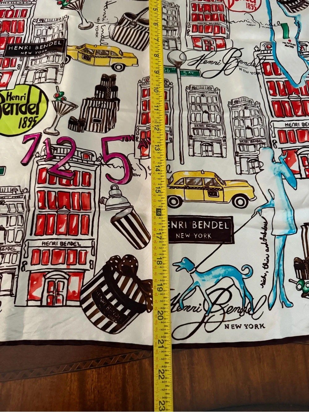 Henri Bendel White Multicolor New York Manhattan Print Silk Neck Scarf 21 In.²